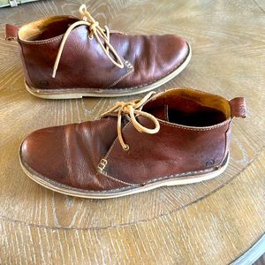 Born Chukka boots.  Size 9M.  Very good condition